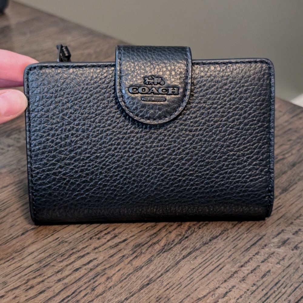 Coach Medium Corner Zip Wallet